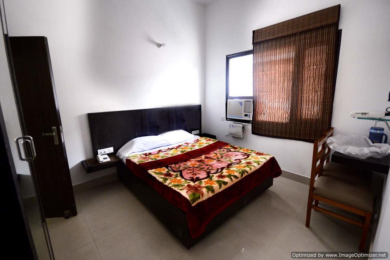 Hotel Mehra Inn Amritsar Exterior foto